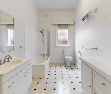 Four Bedroom Home Close To Transport - Photo 5