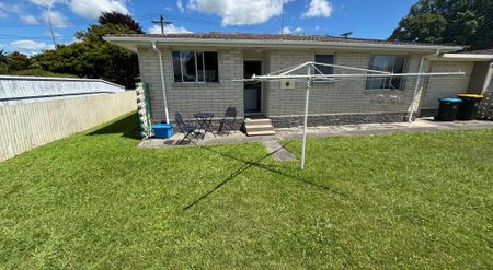 Tidy 2 bedroom unit - Photo 4