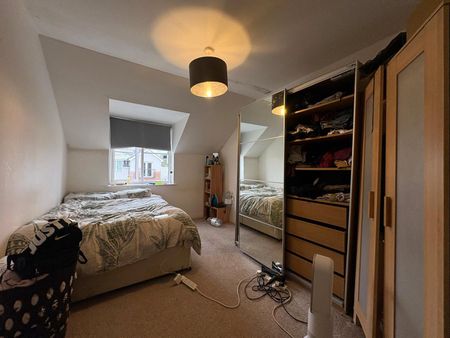 Kingswood Close, Camberley, Surrey, GU15 - Photo 3