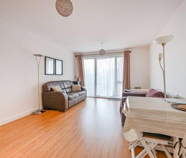 2 bedroom flat to rent - Photo 2