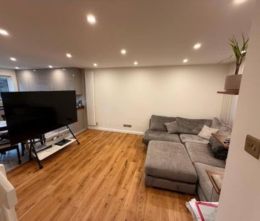 3 bedroom end of terrace house to rent - Photo 2