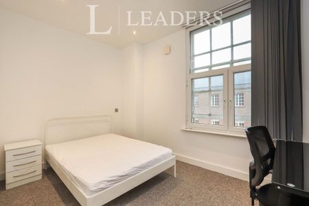 4 bedroom flat to rent - Photo 5