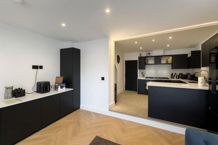 1 bedroom in a house share to rent - Photo 5