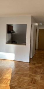 Bachelor apartment in the heart of Kitsilano - Photo 3