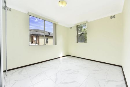 Oversized two bedroom unit, walk to station and shops - Photo 2