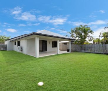 Spacious & Stylish Home with Side Access – Ideal for Entertaining - Photo 1