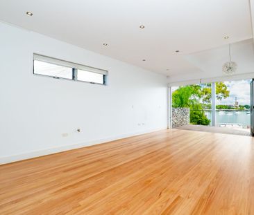 Luxurious Bayfront Living with Uninterrupted Water Views - Photo 1