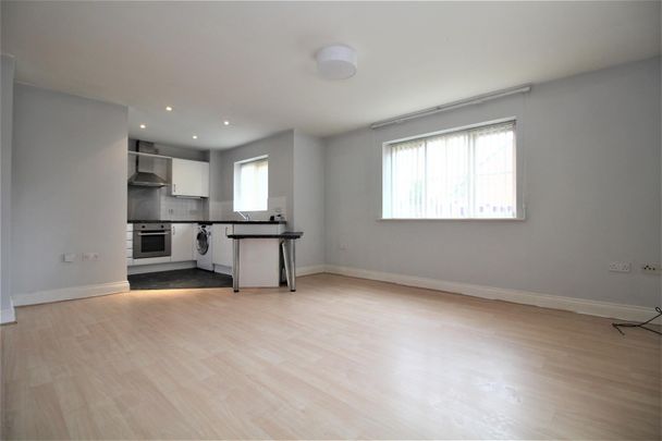 Cransley Close, Hamilton, Leicester, Leicestershire, LE5 1QQ - Photo 1