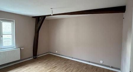 Secteur de Mézières dans petit collectif, appartement de 125m² en duplex comprenant : - Photo 4