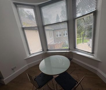 3 bedroom flat to rent - Photo 3