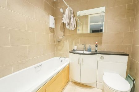 2 bedroom maisonette to rent - Photo 4