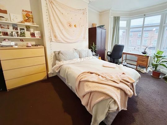 6 bedroom terraced house to rent - Photo 1