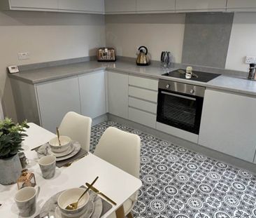 Beechwood Crescent (Room 1), Burley , Leeds - Photo 3