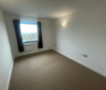 Flat to rent on - Photo 1