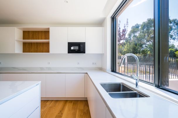 Moradia T6 de arquitetura moderna inserida no Golfe de Oeiras - Photo 1