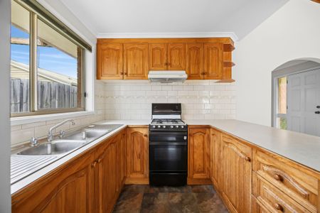 Quiet Location - Private and Secure Three Bedroom Home - Photo 3