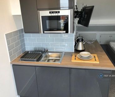 1 bedroom in a house share to rent - Photo 5