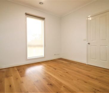 Easy Living! - Photo 2