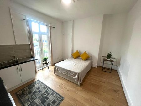 Property to rent - Photo 3