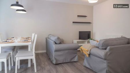 Room in a shared 7-bedroom apartment for rent in Numancia - Foto 2