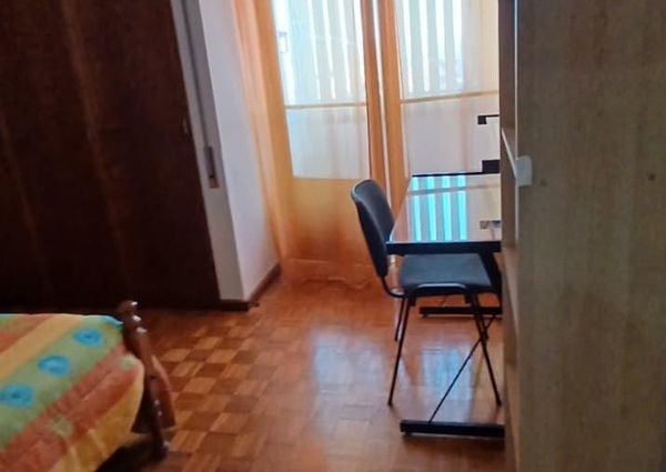 Quarto para alugar a rapariga estudante na Amadora