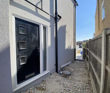 2 bedroom semi-detached house to rent - Photo 1