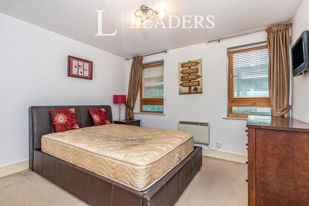 2 bedroom flat to rent - Photo 3