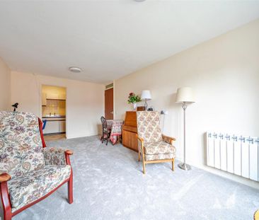 1 bedroom retirement property to rent - Photo 3