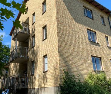 Svärdsliljegatan 8 A - Photo 2