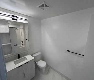 For Lease - 2495 Eglinton Avenue Unit# 1013, Mississauga, Ontario - Photo 2