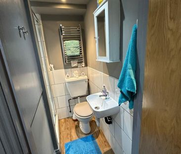 Lind Road, Sutton - Photo 4