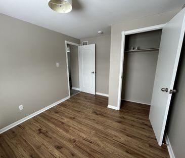 For Lease - 11 Chaucer Crescent, Barrie, Ontario - Photo 1