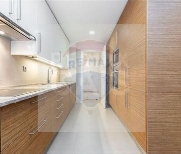 3 bedroom luxury Flat for rent in Misericórdia, Lisbon - Photo 1