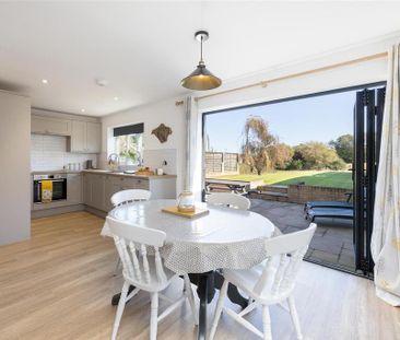 2 bedroom semi-detached bungalow to rent - Photo 5