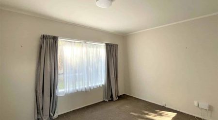 Convenient location - Photo 3