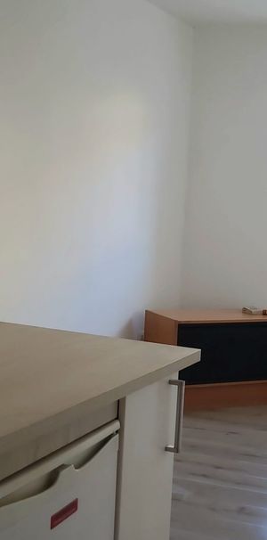 Location Appartement 1 pièce 17m² MARSEILLE 1er - Photo 1