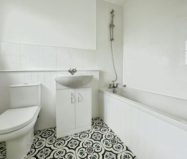 2 bedroom maisonette to rent - Photo 1