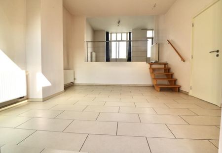 Duplex appartement met 2 slpk, terras en fietsenberging voor 850 EUR/mnd - Photo 2