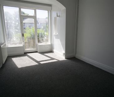 3-Bed House to Let on Malvern Avenue, Preston - Photo 2