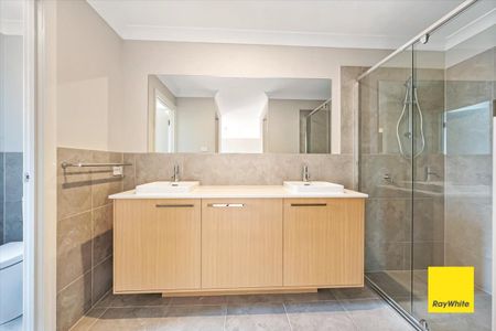 A near new aesthetically designed spacious house ready to move in. - Photo 2