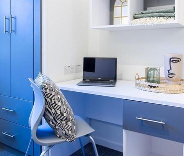 1 bedroom in a flat share to rent - Photo 2