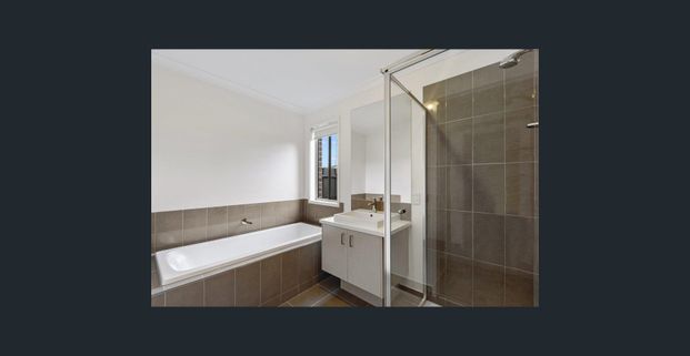 MODERN HOME - Photo 1