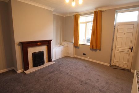 2 bedroom House To Let - Photo 2