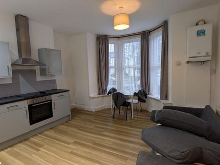 1 bedroom apartment to rent - Photo 2