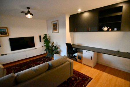 Amazing Home You Don't Want to Miss - Photo 5