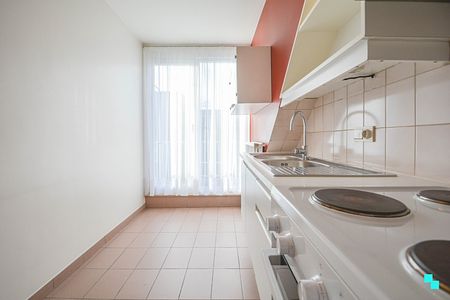Goed onderhouden appartement met twee slaapkamers in centrum Izegem - Foto 4