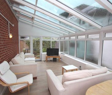 6 bedroom semi-detached house to rent - Photo 2