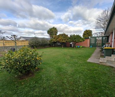 Family Home in Hamilton East - Photo 6