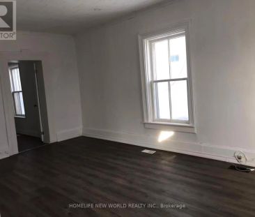 162 DUNDAS STREET E - Photo 1