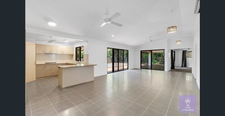 Spacious Family Home with Pool - Photo 2